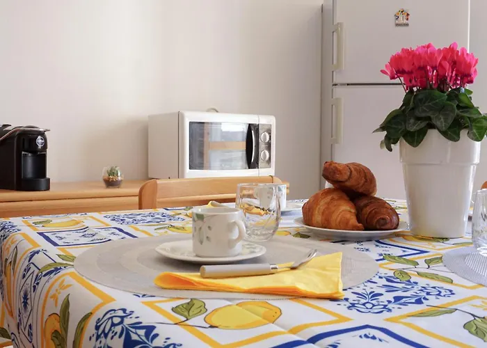 Lemon House - Mimá Management * Alguer